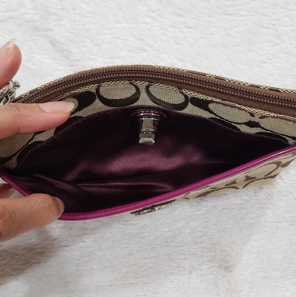 COACH Wristlet - Picture 5 of 8